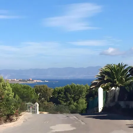 Palme House - Carloforte (Isola di San Pietro)